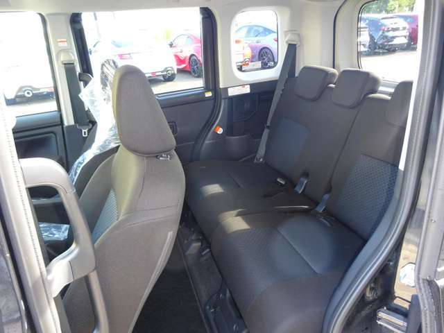 傷や汚れ等なく綺麗な車内です。シートの状態も良好です、ぜひ一度ご来店いただきご確認下さい！