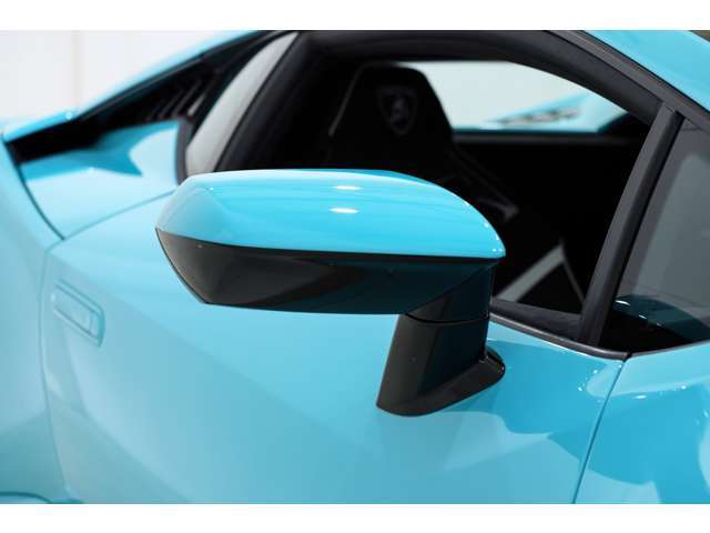 ストリートでの走行を重視したモデルとなっており，STOと同じエンジンを載せつつもSTOほど過激な仕様にはなっておりません。