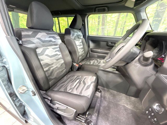 もちろん車内はキレイです♪よりクリーンな状態をキープしたいお客様には『ナノゾーンコート』がおすすめ！新型コロナウイルス対策や、除菌・消臭に効果を発揮し多くの方にご好評いただいております。