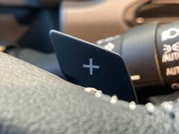 【パドルシフト】高速道路走行時など、エンジンブレーキを使用する際には便利なシフトです。
