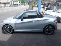 XPLAY純正アルミホイールです。