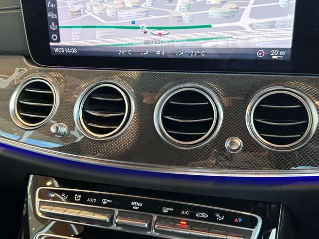 エアコン：車内の温度を夏は涼しく、冬は暖かくなるよう快適な環境をつくれます！