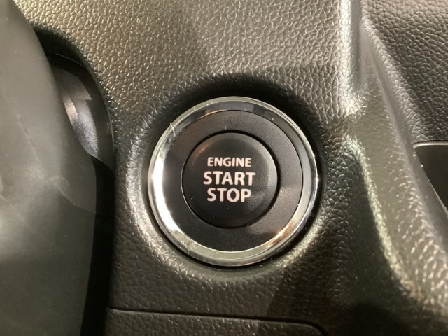 ワンプッシュでエンジンのスタート、ストップが出来て便利です。