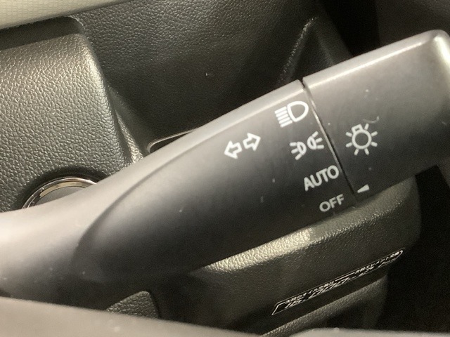 便利なオートライト付です。