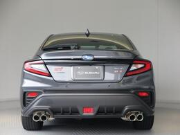 SUBARUではアイサイト搭載車限定のサービスなど、安心で愉しいカーライフのためのSUBARU自動車保険プラン「6 Stars Collection」をご用意しております。