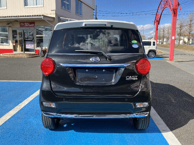 私達はお客様が楽しく、そして安全な車選びができますよう、分かりやすい情報開示を心がけております。価格の表示に関しては、支払総額を掲載する事で、初心者のお客様にも安心な情報をお届け致します。