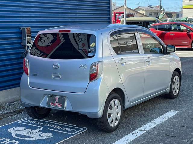 お客様の愛車を長くかわいがっていただけるように、さまざまな設備を揃えております。指定工場併設だからできる安心のアフターケア！一般整備・車検・修理・鈑金まで幅広く対応致します。