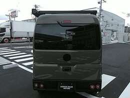 ラゲッジスペースは　荷室幅1310mm　荷室高最大1220mm　荷室長最大（2名乗車時）1930mm　荷室床面長（4名乗車時）1020mm