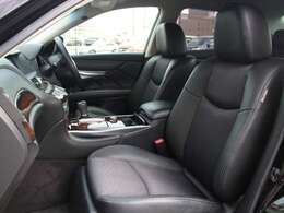 黒半革シート装備☆内装ももちろんクリーンナップ済みですので気持ちよくお使いいただければと思います！