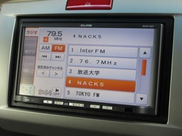 ナビゲーションはイクリプスナビ(ANN-G01)が装着されております。AM、FM、CD、DVD再生、フルセグTVがご使用いただけます。初めて訪れた場所でも道に迷わず安心ですね！