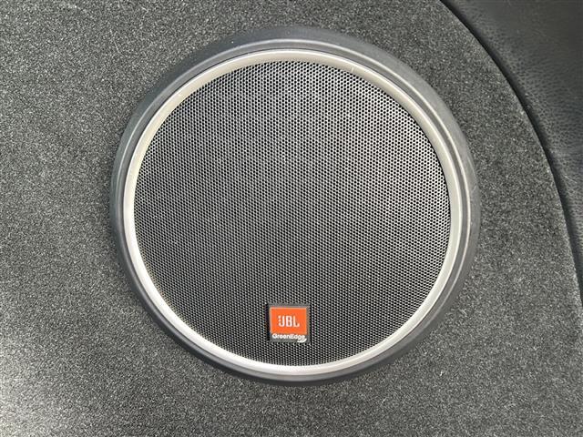 【JBL（プレミアムサウンド）】トヨタでお出かけの際には、ぜひ素敵な音楽体験を！ありふれた一日にも特別な体験を！ドライブの時間を上質な音楽でお楽しみいただけるサウンドシステムが搭載されています♪