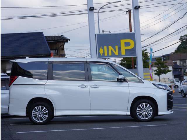 ブラインドスポットモニター+安心降車アシストがオプションで付いてます！