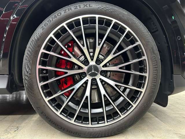 ■AMG21インチホイールを装着しております！■追加カスタムもお気軽にご相談下さいませ！■