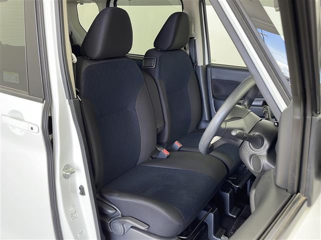 【運転席】座り心地が良いシートなので長時間の運転でも快適にお過ごしいただけます。新品のフロアマットのご注文も可能です。掲載箇所以外にご希望の写真がございましたらお気軽にお問い合わせ下さい。