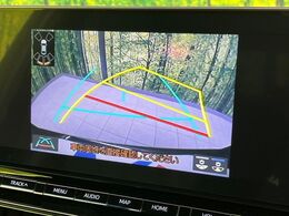 【バックカメラ】駐車時に後方がリアルタイム映像で確認できます。大型商業施設や立体駐車場での駐車時や、夜間のバック時に大活躍！運転スキルに関わらず、今や必須となった装備のひとつです！