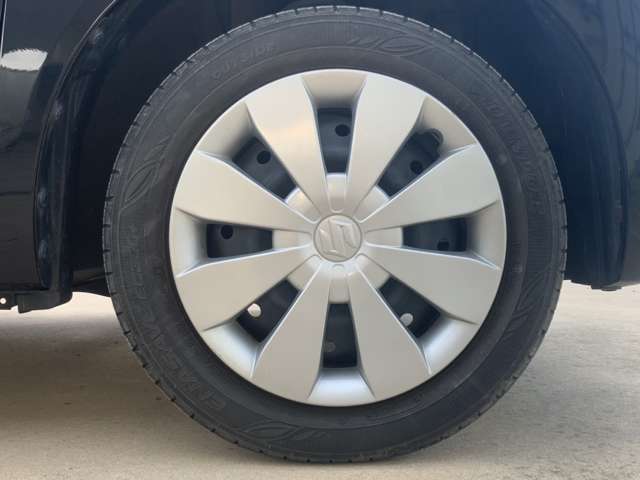 板金修正機、塗装ブース3基、レッカー車3台完備！！万が一の時のレッカーや修理などもいざという時にはご相談ください。