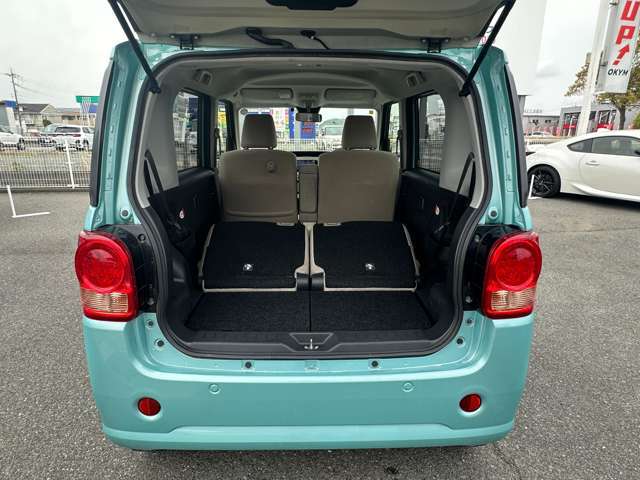 使用に応じてシートアレンジ可能になっております。