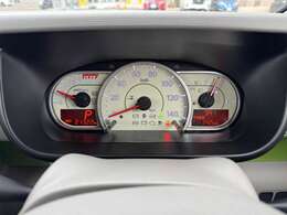 視認性の良いメーター類