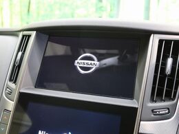 【メーカー純正ナビ】インテリアに溶け込むスタイリッシュな「専用設計」メーカーナビを装備♪視認性や操作性など基本性能にも優れ、より上質なカーライフをお楽しみいただけます。