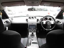 私たちは一般社団法人 日本中古自動車販売協会連合会から認定された安心と信頼のお店です。心からご満足いただけるようお客様の気持ちに寄り添い、いっそうのサービス向上に努めます。