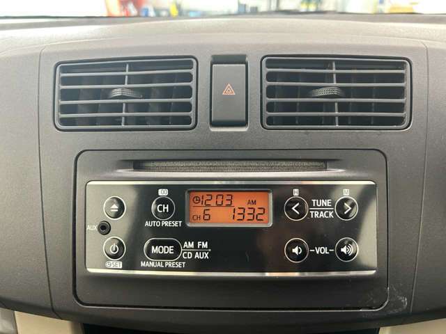 運転中、前方から目線をそらすことなく、オーディオ等の操作が可能な便利機能！安心＆快適なドライブを演出してくれます。