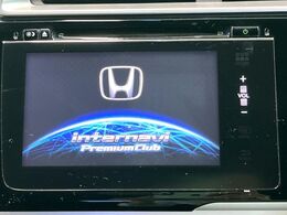 【メーカー純正ナビ】インテリアに溶け込むスタイリッシュな「専用設計」メーカーナビを装備♪視認性や操作性など基本性能にも優れ、より上質なカーライフをお楽しみいただけます。