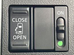 【パワースライドドア】スマートキーや運転席のスイッチでスライドドアの開閉が可能♪電動だから力を入れてドアを開ける必要が無く、小さいお子様でも、重い荷物を持っている時もラクに開け閉めできます♪