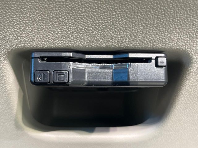 【ETC】高速道路の料金所をストレスなく通過！話題のスポットやサービスエリアに多い「スマートIC」利用時は必須のアイテムです。当店でセットアップを実施、ご納車当日からすぐにご利用いただけます！