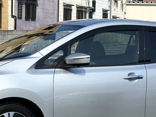 オート電動格納・LEDサイドターンランプドアミラー！