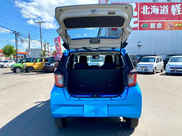 大切な愛車を見つけるお手伝いから始まり、ご購入後もできるだけ長く、安全にお乗りいただけるようにアフターサポートにも全力で取り組んでいます。