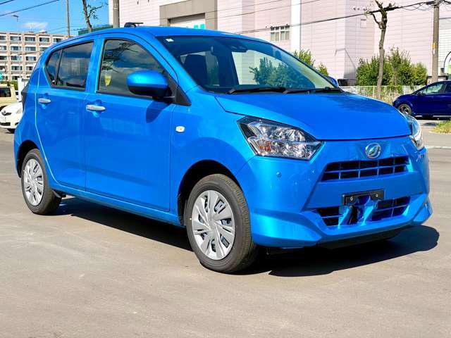 スズキ・ダイハツのサブディーラーとして全国販売優秀の実績！オールメーカーの軽未使用車・中古車はもちろんのこと、コンパクトカー・エコカーなどの普通車も豊富に在庫を取り揃えています！