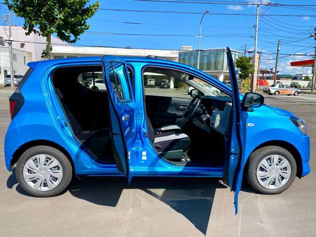 大切な愛車を見つけるお手伝いから始まり、ご購入後もできるだけ長く、安全にお乗りいただけるようにアフターサポートにも全力で取り組んでいます。