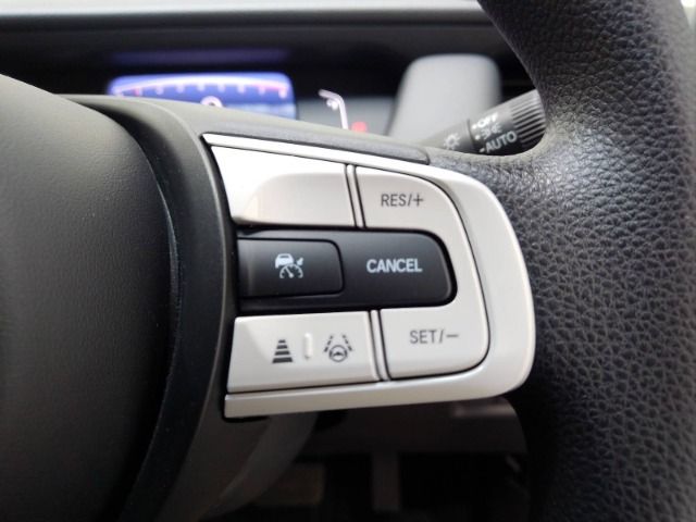 多彩な安心・快適機能を搭載した先進の安全運転支援システムのHonda　SENSINGを搭載しております。
