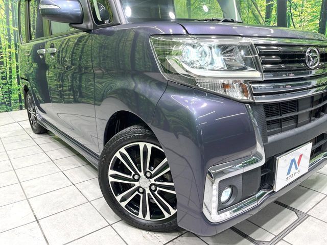 【LEDヘッドライト】悪天候や夜間走行時も良好な視界を確保し安心して運転できる高輝度LEDヘッドライトを装備！点灯速度が早く、消費電力も抑えられています。