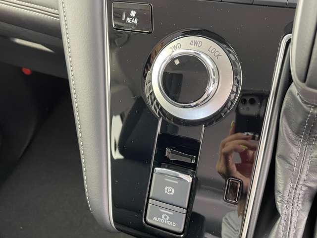 【運転席操作部】快適なドライブを楽しむための機能が装備されています！運転席から触れるので、使いやすいです！除菌プランいれていただくと、さらに清潔で安心していただけます！