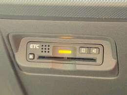 人気のオプション、ビルトインETC付き！料金所もノンストップ通過で渋滞知らず！後から付けると2万円前後はするオプションですので、最初から付いているのは嬉しいですね！