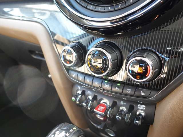 エアコンも問題なくご利用可能です。オートエアコンで快適です。