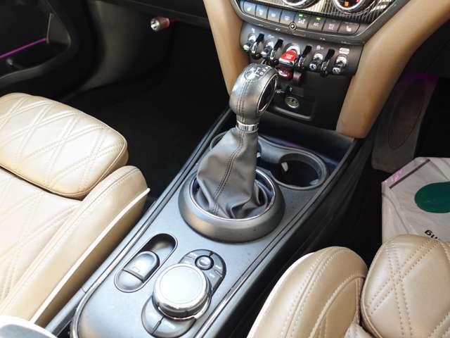 マニュアルモード付ATとなります。