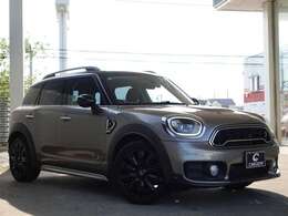 当店では、お客様のご来店に合わせて店頭に展示車を準備させていただいております。ご来店時に、店頭に現車がない場合もありますので、予めお電話にてご確認ください！フリーダイヤルまで