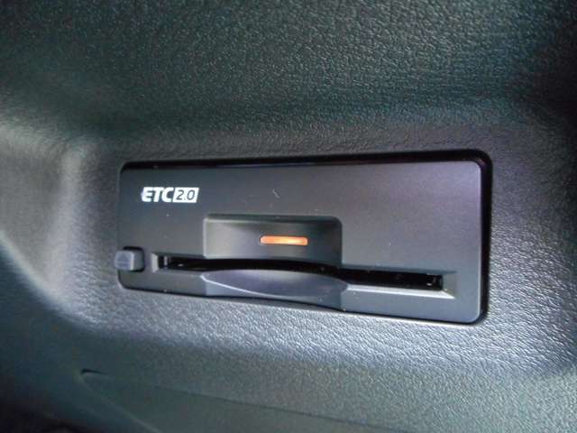 ETC2.0は運転席右下にあります。