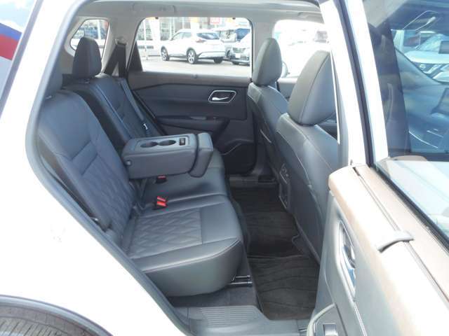 足元広々です。これなら後ろに乗車された方も疲れませんね。