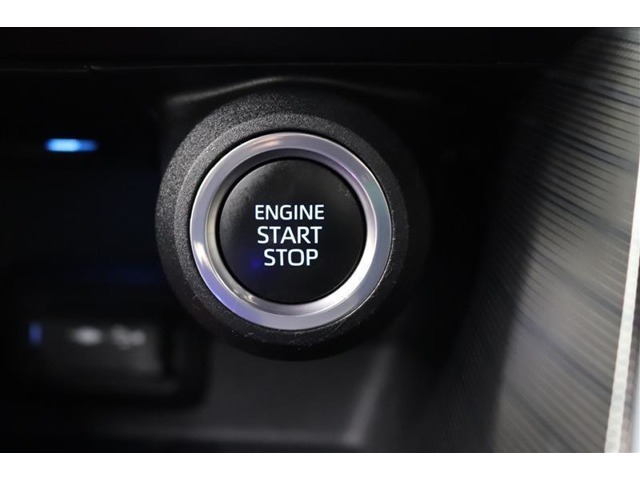 プッシュ式スタートはカギをカバンやポケットの中に入れたままエンジン始動が出来ます！