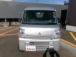 当店は諸費用も含めた総額表示を行っております。諸費用には車庫証明費用が含まれています。また、店舗納車を推奨しておりますので納車費用は含まれておりません。