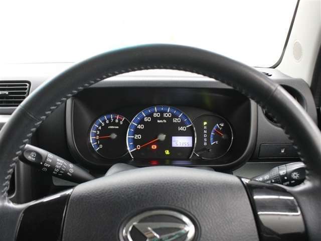 メーターパネル廻りです。