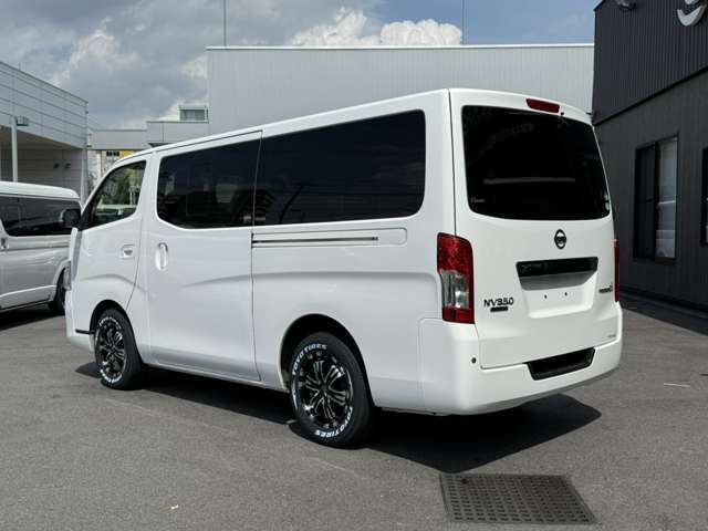 16インチアルミホイール/ベッドキット/7インチナビ/アラウンドビューモニター/衝突軽減ブレーキ/両側小窓付きスライドドア/ETC/スマートキー/プッシュスタート/キャンピングカー