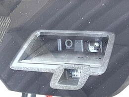 【スズキ　セーフティサポート】走行中に前方の車両等を認識し、衝突しそうな時は警報とブレーキで衝突回避と被害軽減をアシスト。より安全にドライブをお楽しみいただけます。