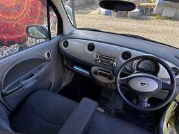 当店は東京都町田市の住宅街にある町の中古車屋『トライスモータース』です(^^)足代わりの軽自動車やミニバン、コンパクトカーの販売をメインに営業いたします！