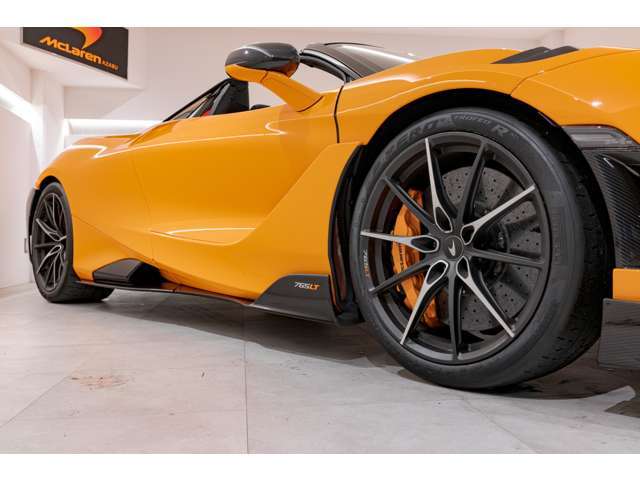 マクラーレン 765LTスパイダー 4.0 2022年 0.5万キロ (東京都