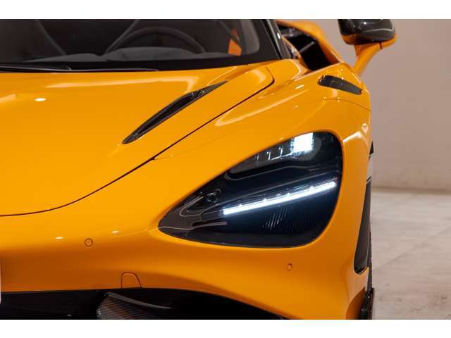 マクラーレン 765LTスパイダー 4.0 2022年 0.5万キロ (東京都
