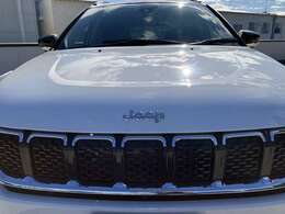 「どこにでも行ける。何でもできる。」Jeepに息づく自由の精神はその素晴らしい性能で、Jeepだから辿り着ける未知なる世界へ誘い心と身体を開放します。